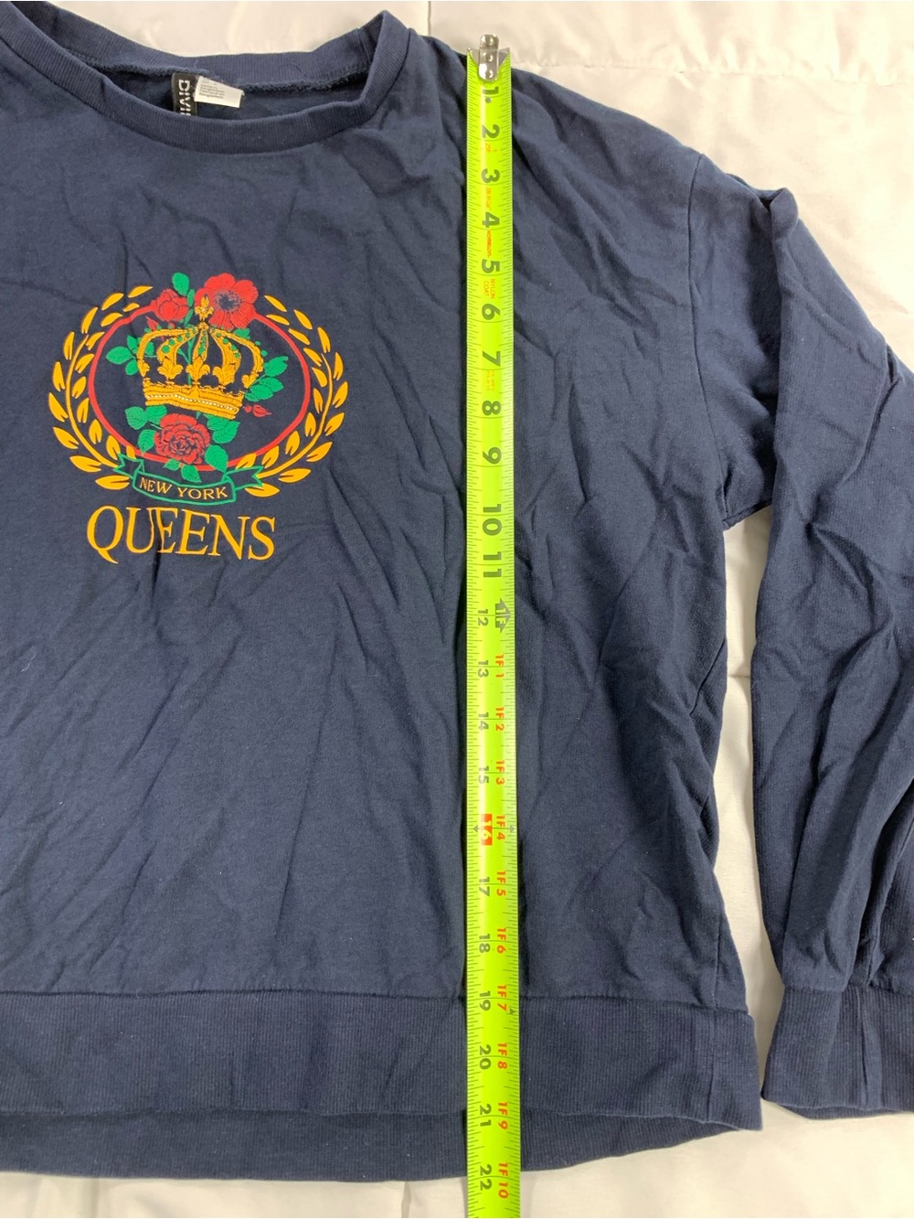 Pre loved H&M sweatshirt womens size L - Picture 2 of 5